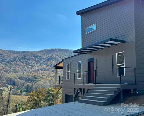 331 Silent Forest Dr, Canton, NC, 28716-0919 | Card Image