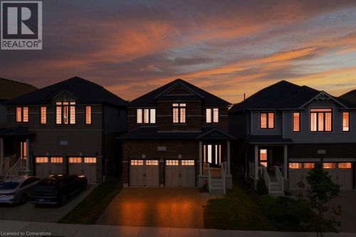601 Florencedale Cres, Kitchener, ON, N2R0N4 | Card Image