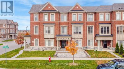 30 Brushwood Dr, Townhouse with 5 bedrooms, 4 bathrooms and 3 parking in Brampton ON | Image 1