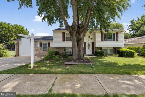 102 Glade Blvd, WALKERSVILLE, MD, 21793-8121 | Card Image