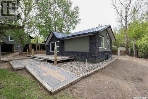 1273 Grand Ave, Buena Vista, SK, S2V1A4 | Card Image