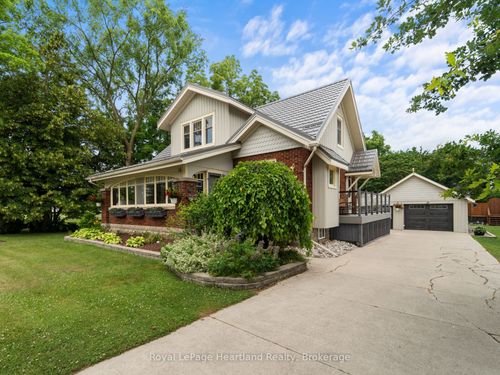 {{alt}} | Card Image