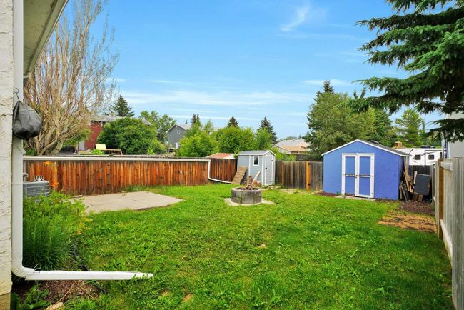 77 Overdown Dr, Home with 3 bedrooms, 1 bathrooms and 2 parking in Red Deer AB | Image 28
