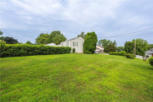 Side yard | Image 24