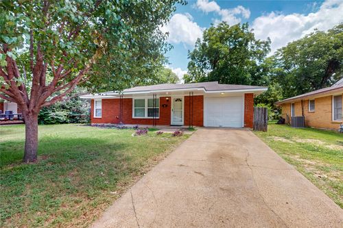 6418 Onyx Dr N, North Richland Hills, TX, 76180-8754 | Card Image