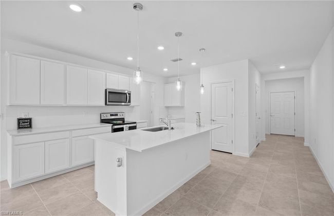 1661 Lake Jessup Cir, Townhouse with 3 bedrooms, 3 bathrooms and 1 parking in CAPE CORAL FL | Image 6