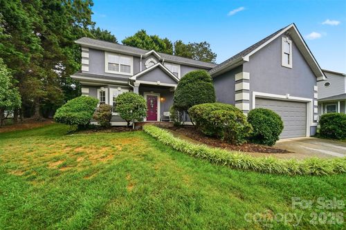 5666 Gold Creek Bay, Hickory, NC, 28601-9466 | Card Image