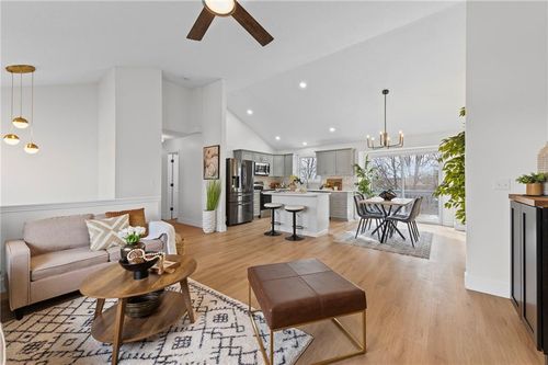 8540 N Robinhood Ave, Kansas City, MO, 64154-1173 | Card Image