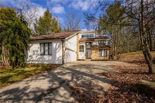 219 La Grande Dr, Cranberry Twp, PA, 16066-3719 | Card Image