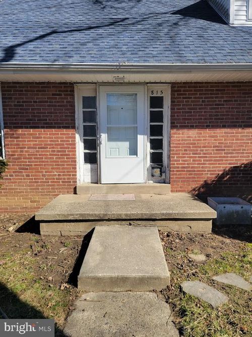 815 Clifton Ave, DARBY, PA, 19023-3514 | Card Image