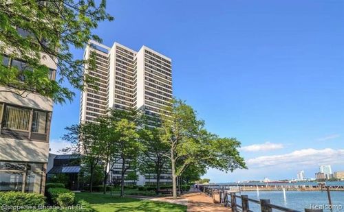 17e-1001 W Jefferson Avenue, Detroit, MI, 48226 | Card Image