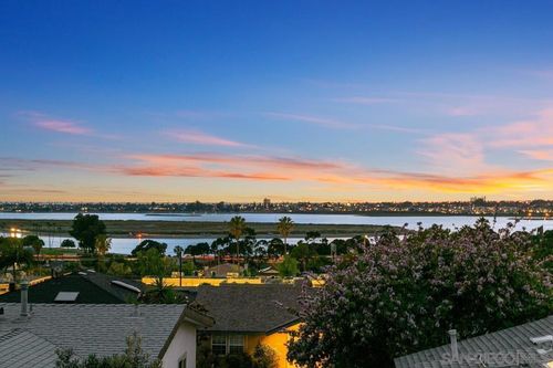 2435 Frankfort St, San Diego, CA, 92110-3312 | Card Image