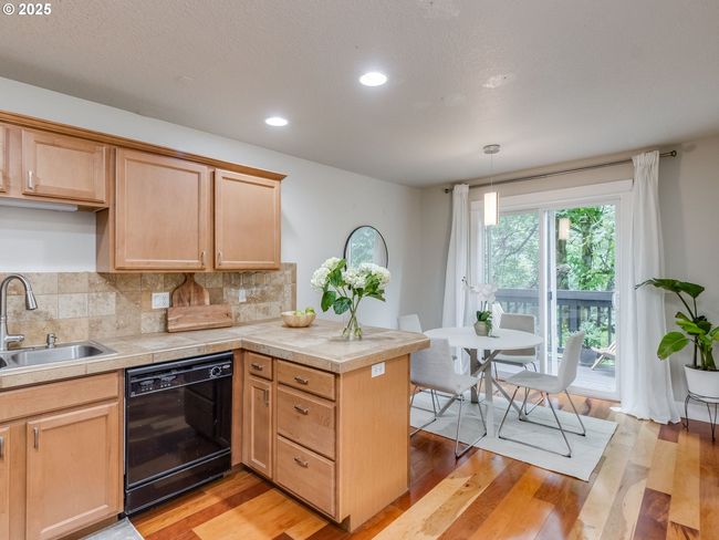 4819 Sw Beaverton Hillsdale Hwy, House attached with 2 bedrooms, 2 bathrooms and 2 parking in Portland OR | Image 6