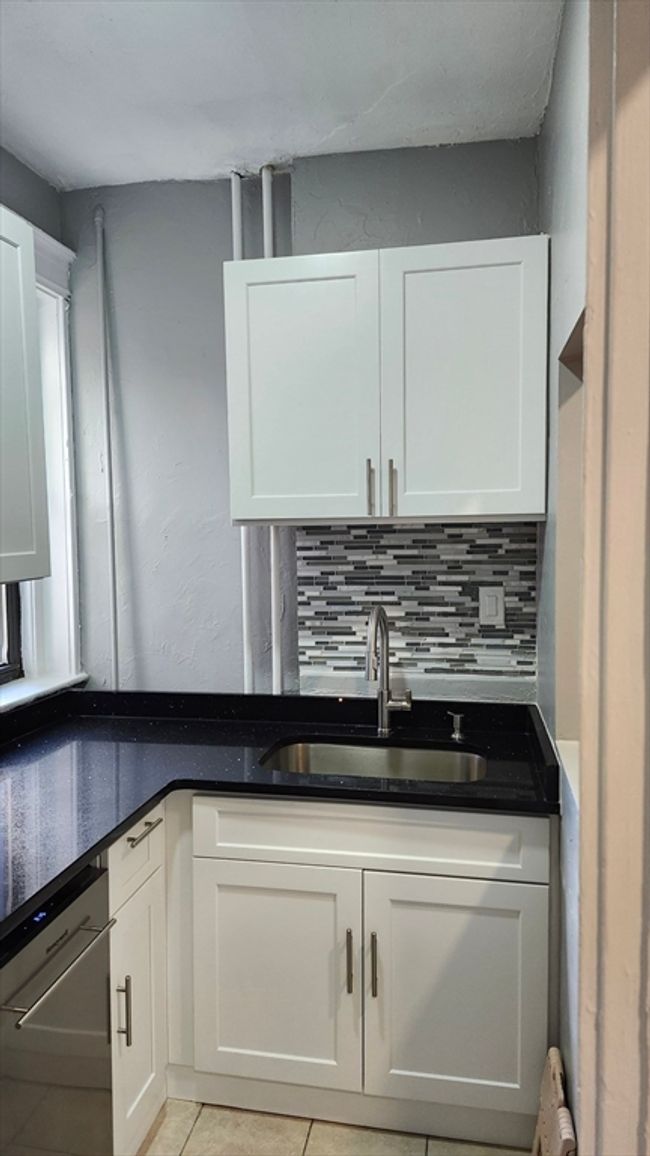 APT-7 - 1258 Commonwealth Ave, Condo with 2 bedrooms, 1 bathrooms and null parking in Boston MA | Image 8