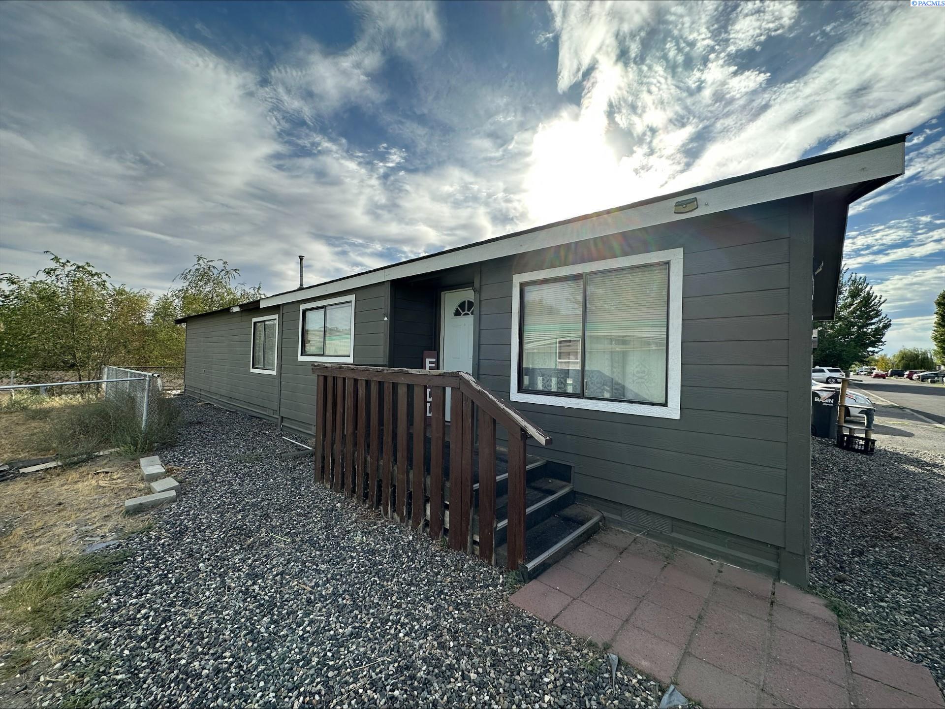 James St, West Richland, WA 99353