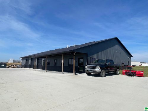 501 Prosperity Way, North Sioux City, SD, 57049-5517 | Card Image