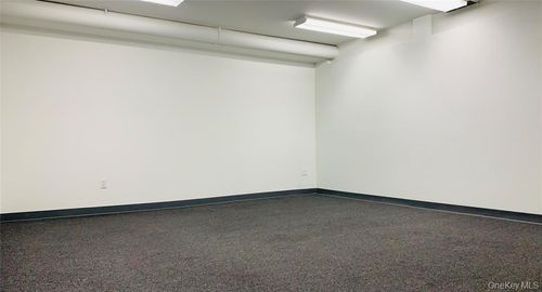 fl-2nd-136 Roosevelt Ave, Flushing, NY, 11354-5650 | Card Image