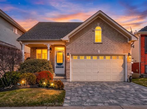 17 Marchant Cir, Schomberg, ON, L0G1T0 | Card Image