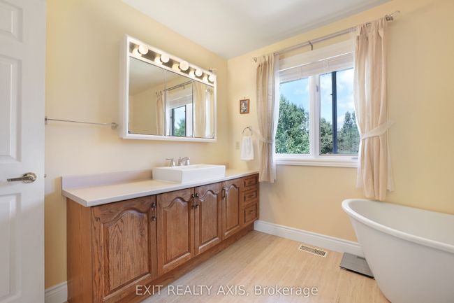 42 Strickland Rd, House other with 3 bedrooms, 2 bathrooms and 8 parking in Lombardy ON | Image 19