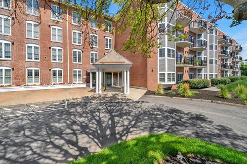 a413-148 Main St, North Andover, MA, 01845-2471 | Card Image