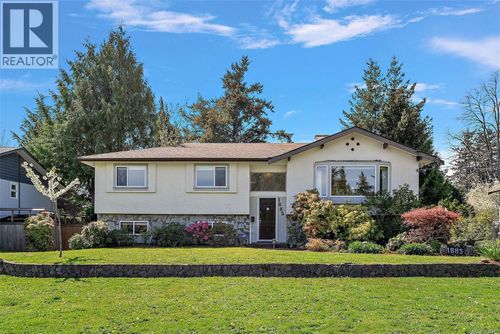 1885 Skylark Place, Saanich, BC, V8N2X2 | Card Image