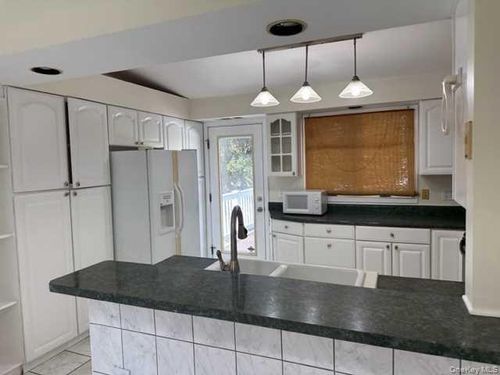 131 Spackenkill Rd, Poughkeepsie, NY, 12603-5010 | Card Image