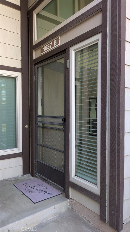 1637 English, Corona, CA, 92879 | Card Image