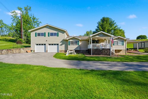 2222 Shenandoah Dr, Big Stone Gap, VA, 24219-4398 | Card Image