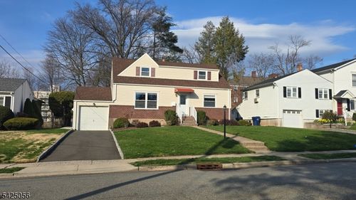 446 Maple Hill Dr, Hackensack, NJ, 07601-1411 | Card Image