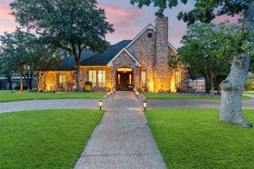 809 Shady Creek Dr, Kennedale, TX, 76060-5442 | Card Image