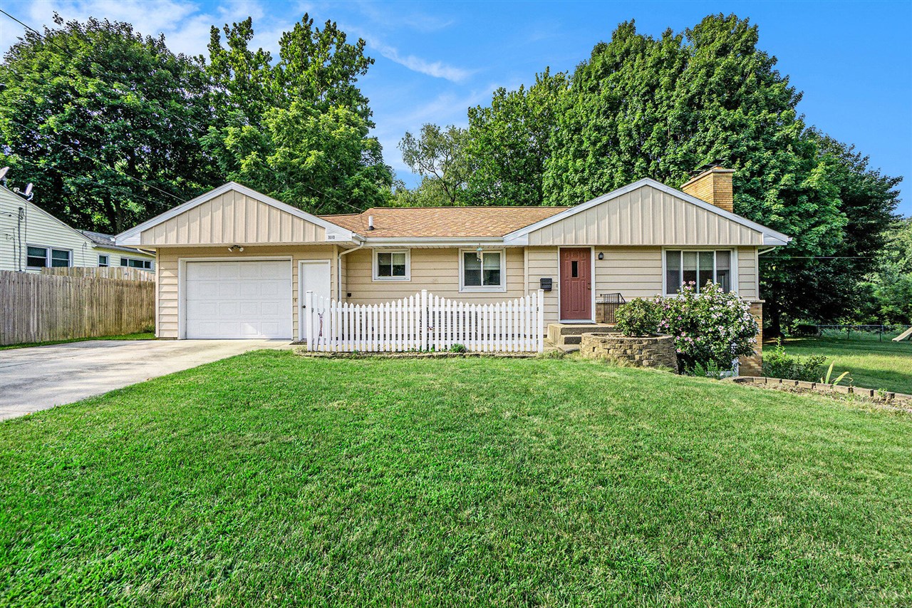 Devonshire Ave, Kalamazoo, MI 49006