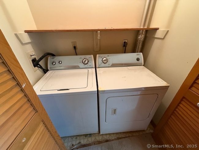 31 Cortland Pl, Condo with 2 bedrooms, 2 bathrooms and null parking in Ansonia CT | Image 19