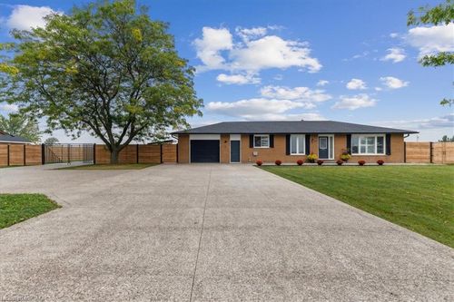 214 Binbrook Rd, Binbrook, ON, L0R1C0 | Card Image