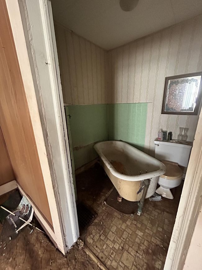 1065 N Main St, House other with 3 bedrooms, 2 bathrooms and null parking in Whitwell TN | Image 12
