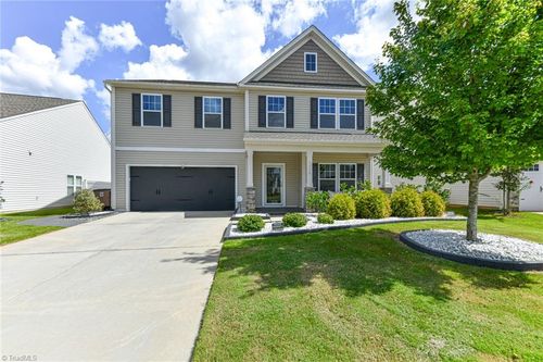 5716 Oak Gate Dr, Greensboro, NC, 27405-8305 | Card Image