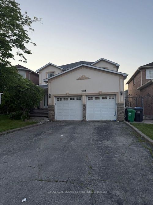 1561 Wintergrove Gdns, Mississauga, ON, L5M3Z9 | Card Image