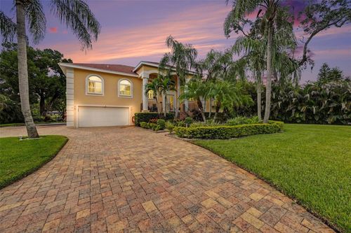 1021 W Henry Ave, TAMPA, FL, 33604-6513 | Card Image