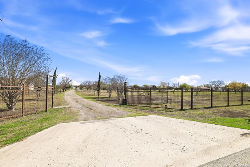 11421 Ware Seguin Rd, Schertz, TX, 78154-4513 | Card Image