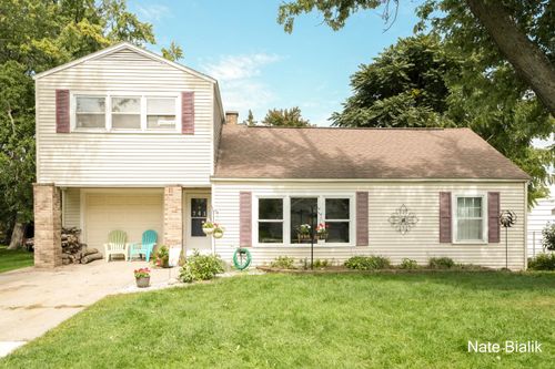 741 Plainfield Ave, Zeeland, MI, 49464-1832 | Card Image