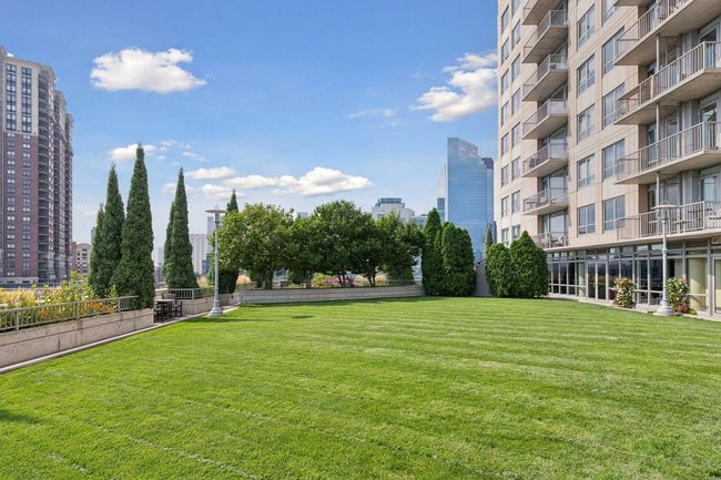 Roof-top terrace green | Image 45