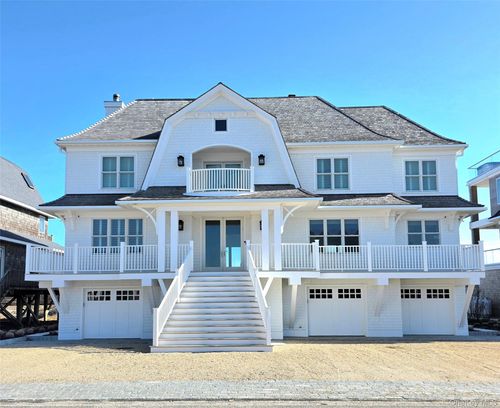 785 Dune Rd, Southampton, NY, 11968-4715 | Card Image