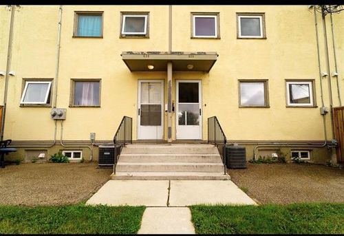 636 Herbert Ave, Winnipeg, MB, R2L1G2 | Card Image