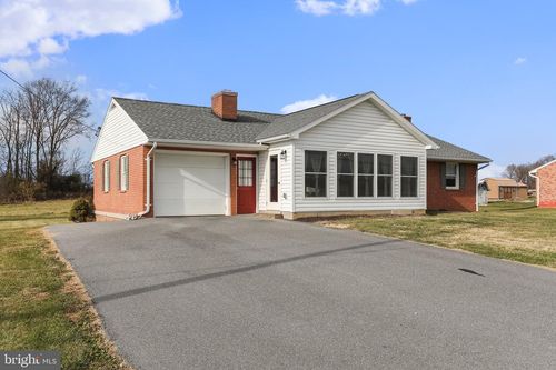 9402 Downsville Pike, WILLIAMSPORT, MD, 21795-4017 | Card Image