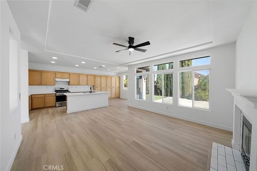 13290 Via Robles Cir, Victorville, CA, 92392-8664 | Card Image