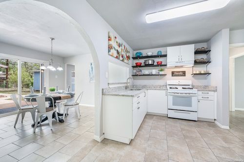 139 W Academy St, San Antonio, TX, 78226-1331 | Card Image