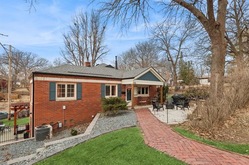 1706 36th St, Des Moines, IA, 50310-4444 | Card Image