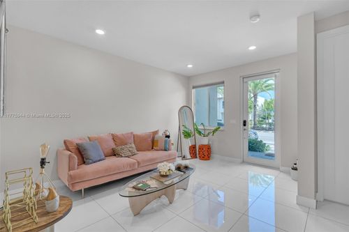 10365-10365 Nw 66th St, Doral, FL, 33178-3883 | Card Image