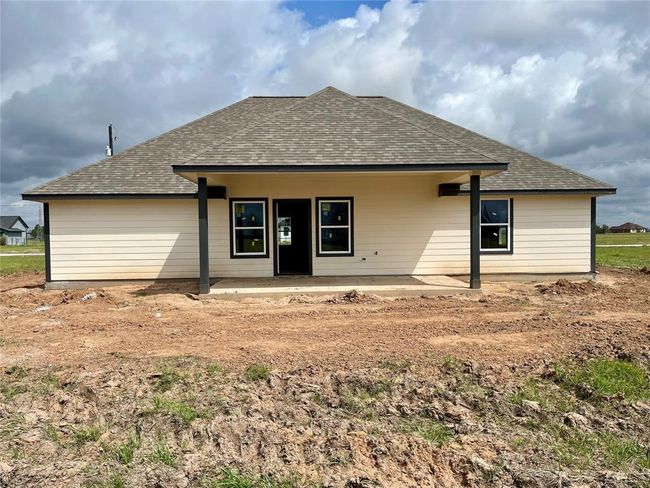 643 Longhorn Trl, House other with 4 bedrooms, 2 bathrooms and 2 parking in Angleton TX | Image 12