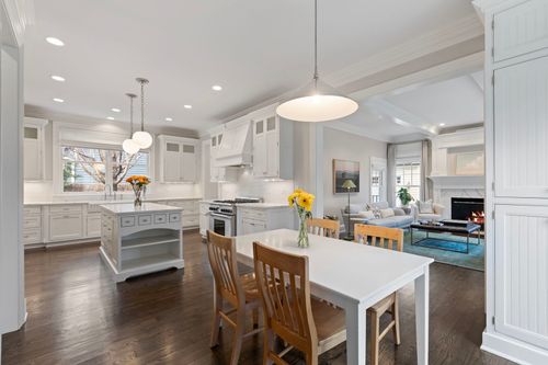 236 North Ave, Lake Bluff, IL, 60044-2136 | Card Image