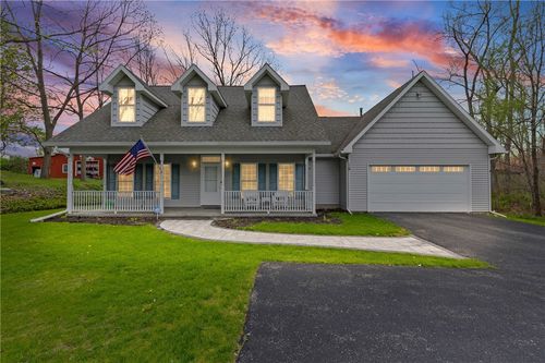 18 Big Tree St, Livonia, NY, 14487-9609 | Card Image